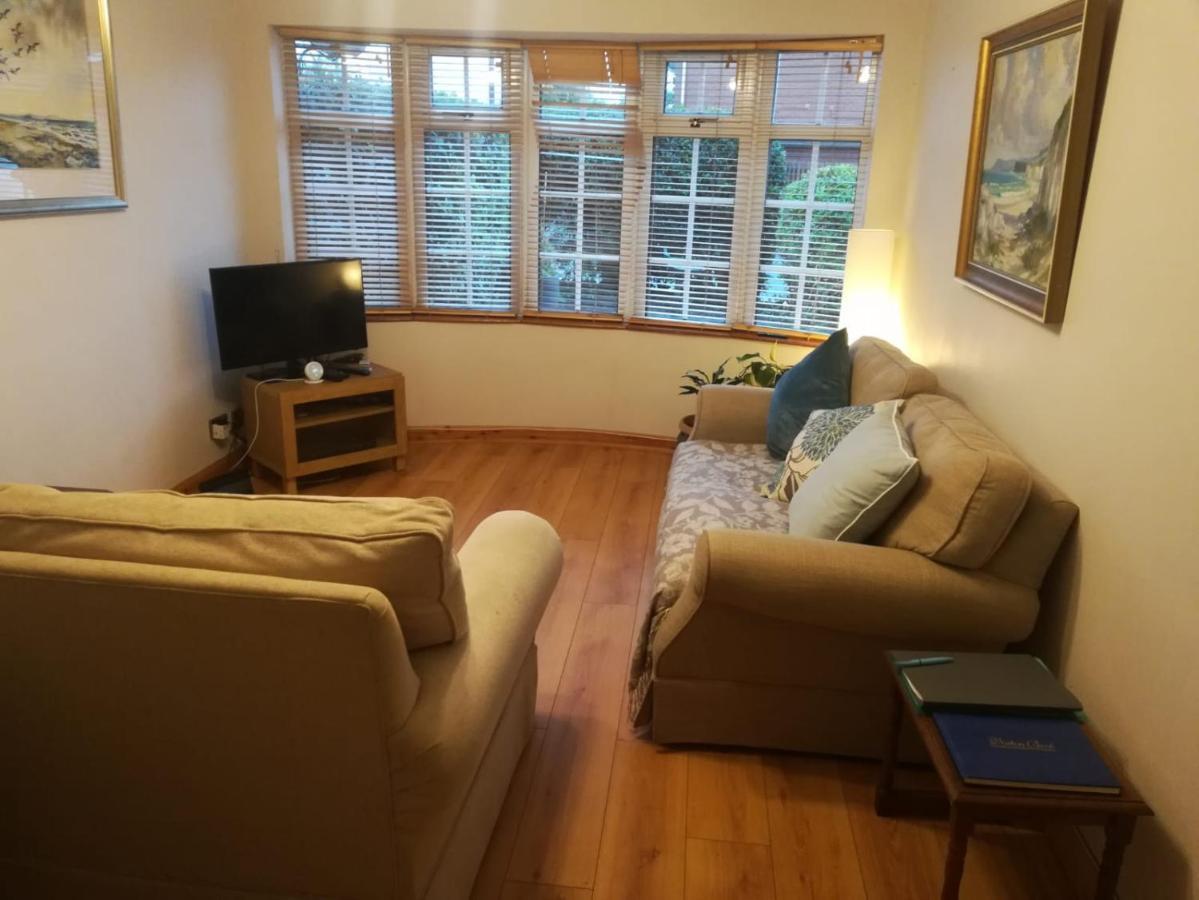 Cosy Apartment Holywood  Bagian luar foto